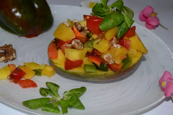 салат с манго перцем и грецкими орехами тройная польза