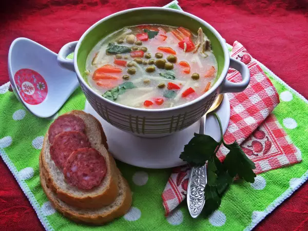 суп с горохом и ломаной пастой