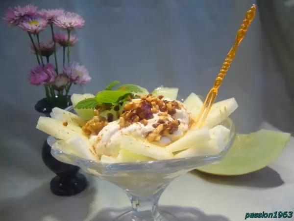 летний дынный десерт с йогуртом искушение