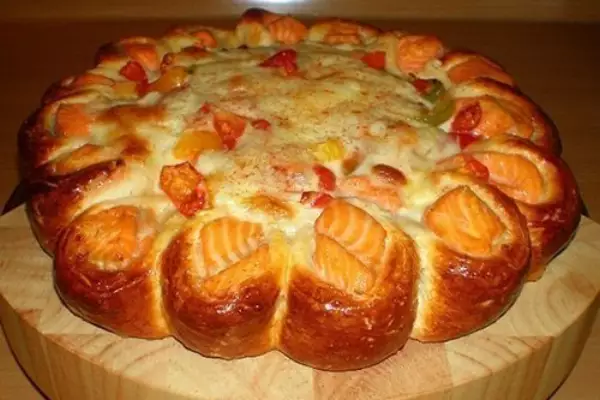 пирог с форелью сладким перцем и сыром моцарелла