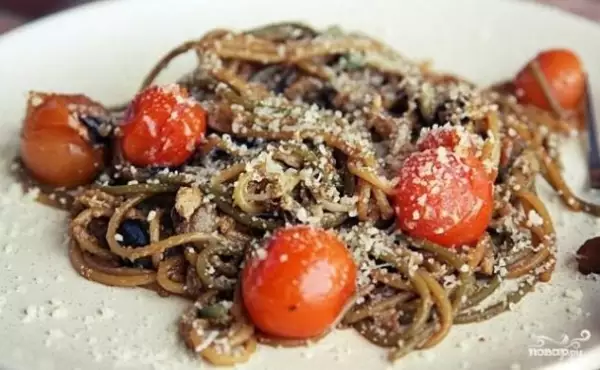 спагетти с черри баклажанами и пророщенной фасолью