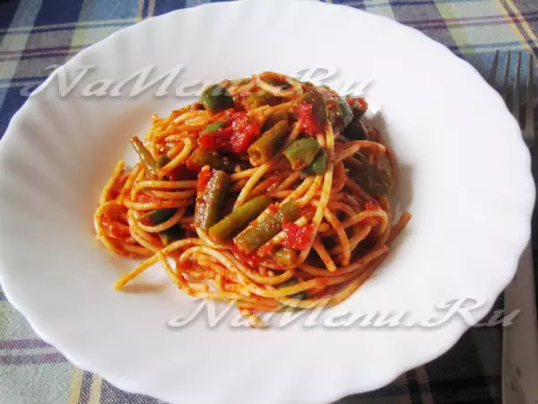 спагетти интеграле со стручковой фасолью и овощным соусом