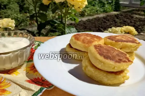 сырники без сахара с бананом и сиропом топинамбура