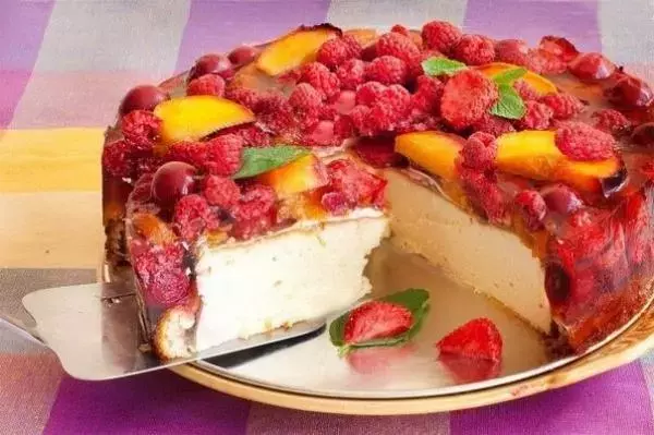 Творожная запеканка с фруктами и ягодами фото блюда
